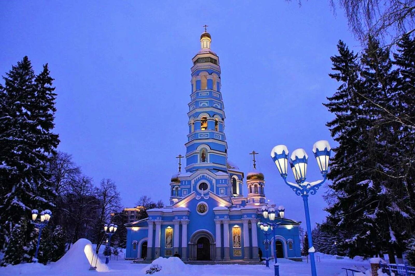 Радий Хабиров поздравил православных республики с Рождеством Христовым