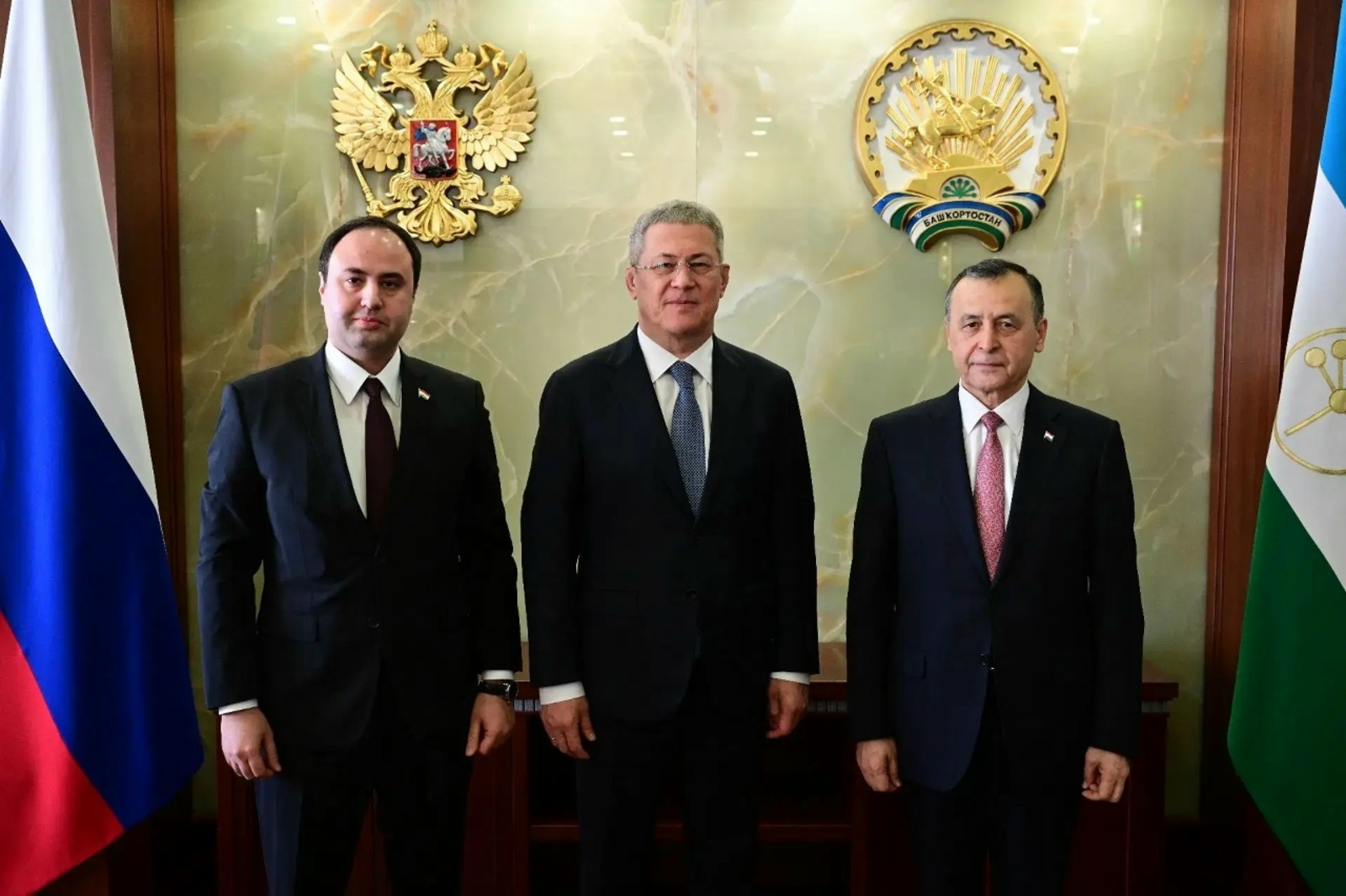 Хабиров встретился с делегацией Таджикистана