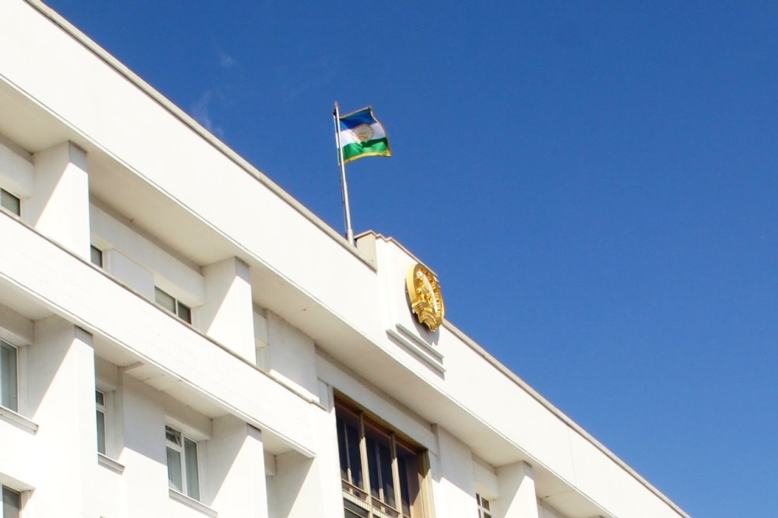 Глава Башкирии поздравил с Днём российской почты