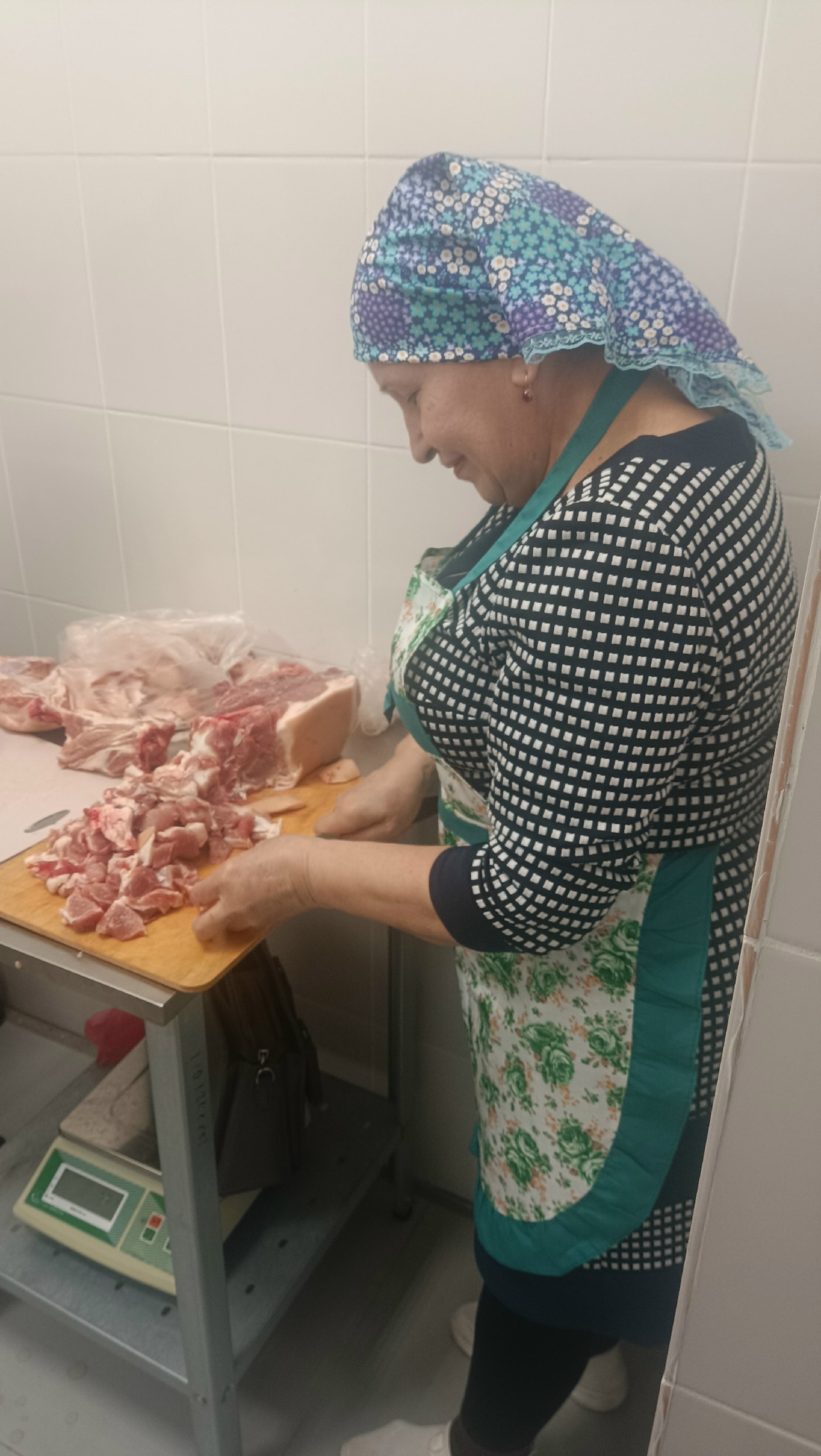 В Сергиополе приготовили тушёнку для бойцов