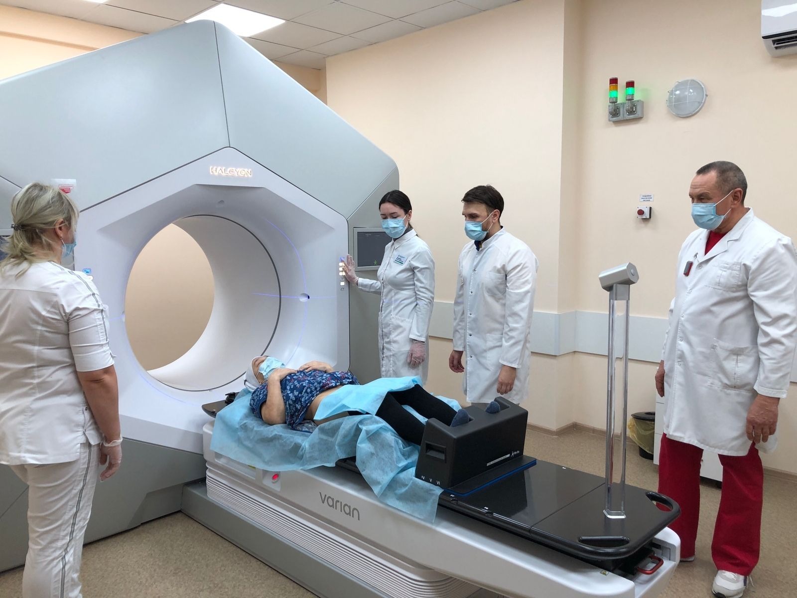 В Башкирии шесть онкобольных начали лечение на новом оборудовании
