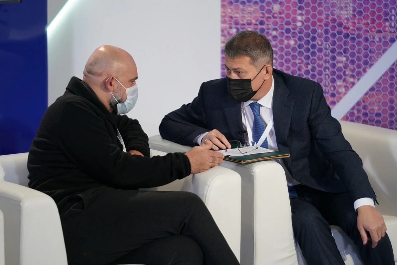 Радий Хабиров обсудил с Денисом Проценко меры распространения коронавируса