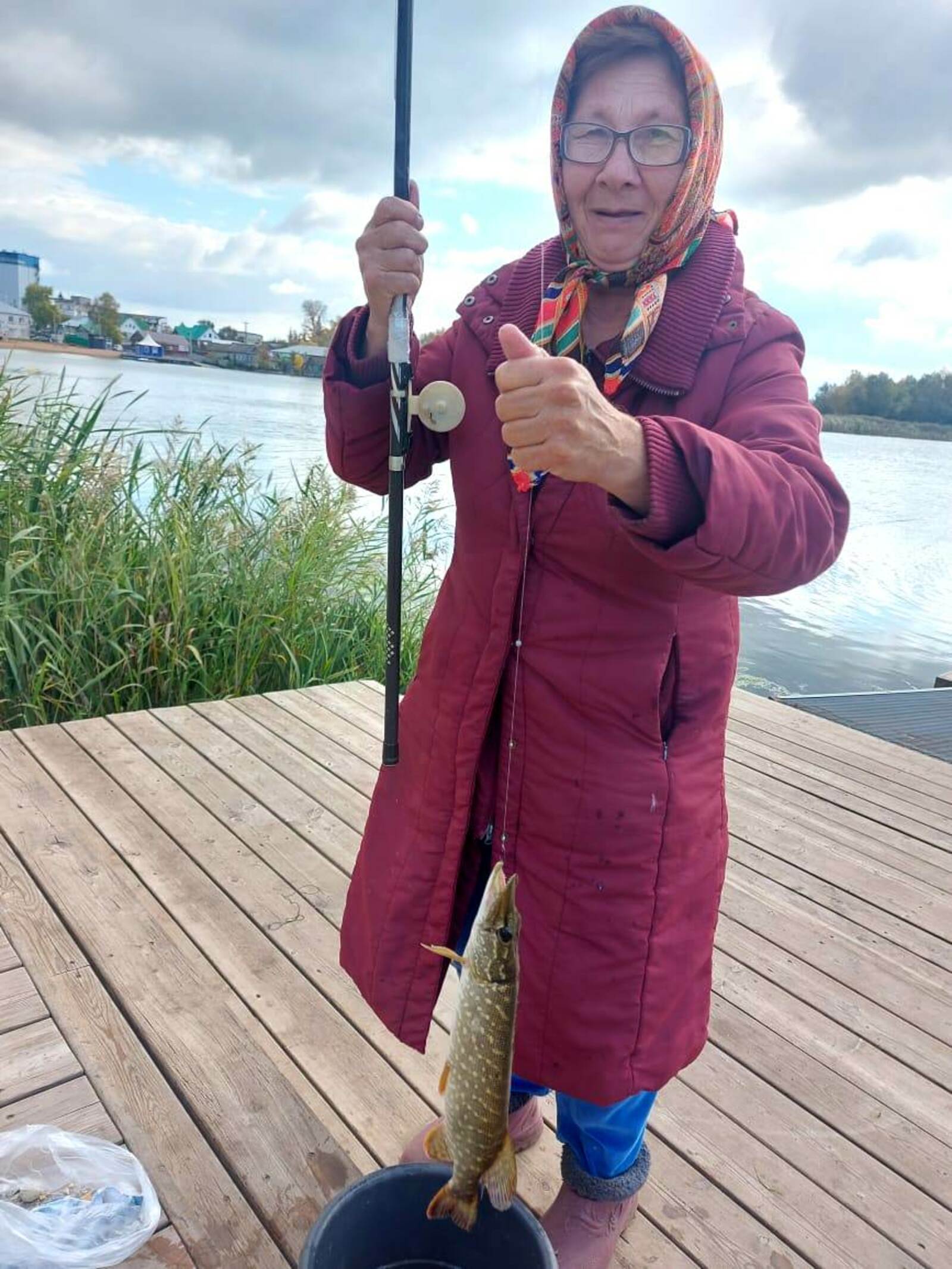 Жительница города Давлеканово поймала большую щуку