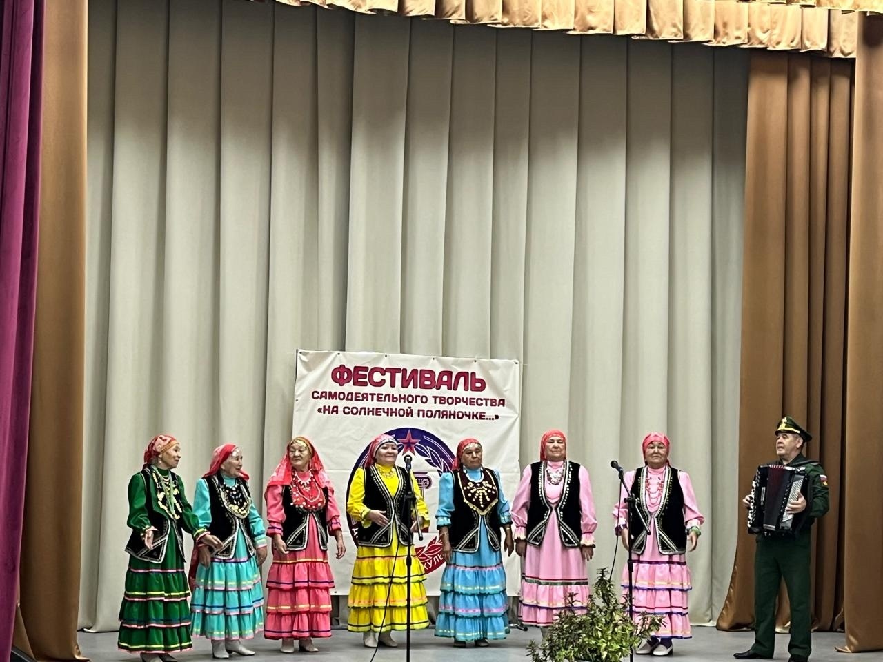 В селе Курятмасово спели «Песни Победы»