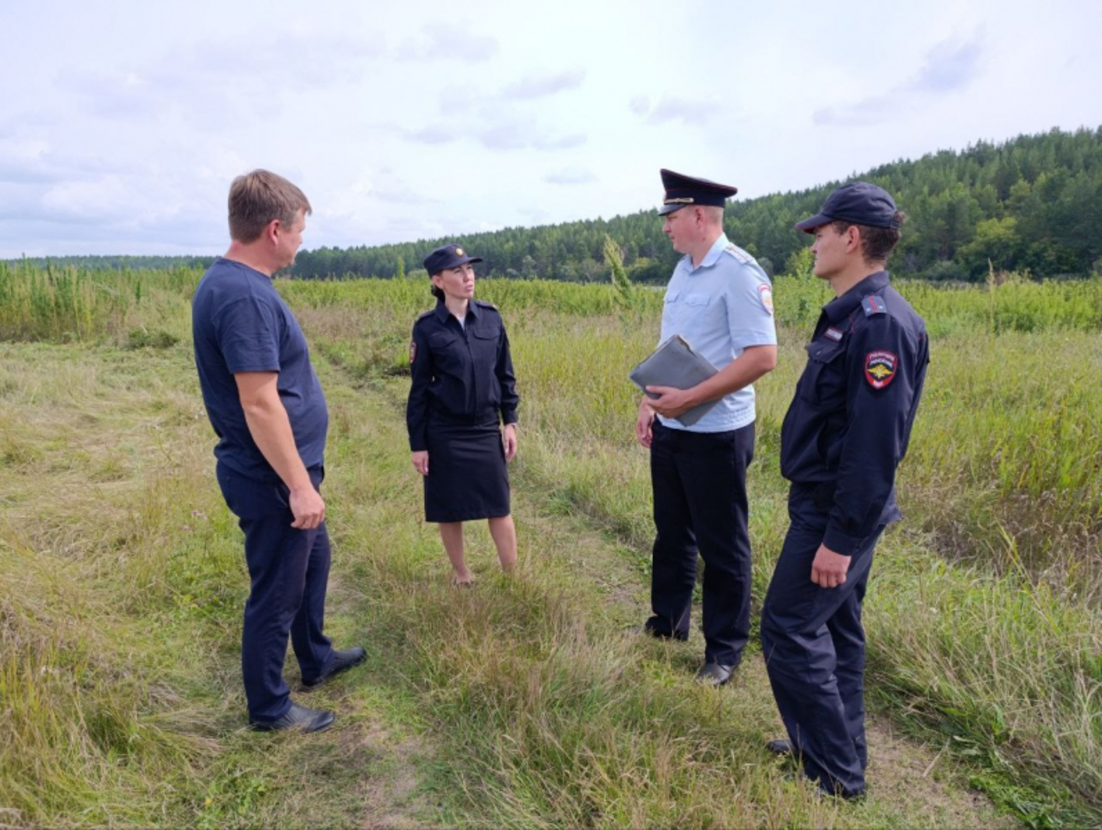 В Давлекановском районе сотрудники полиции уничтожили урожай конопли