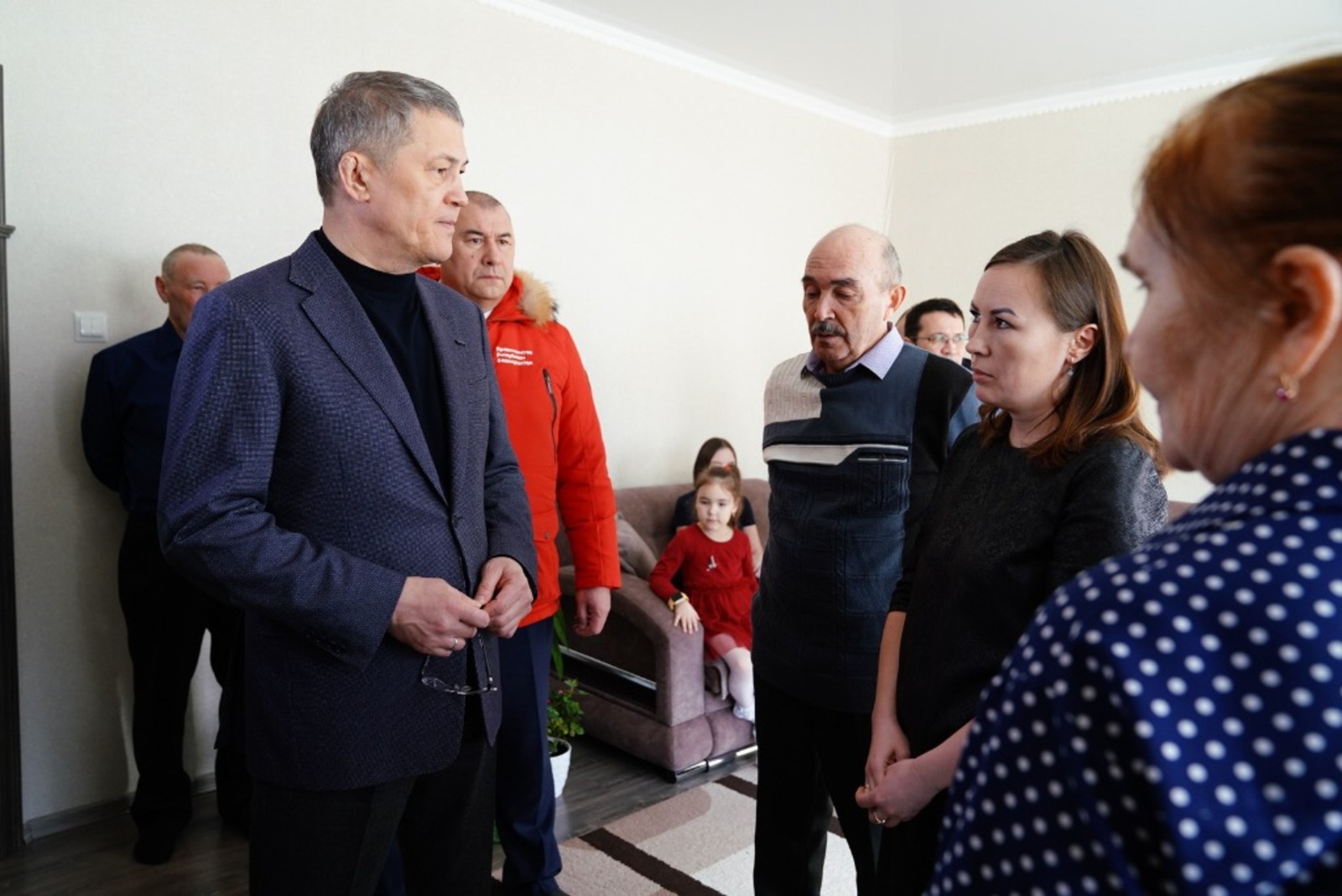Радий Хабиров в Бураевском районе навестил семью погибшего участника СВО