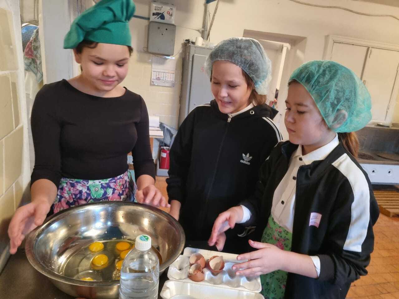 Школьники села Курятмасово участвовали в сборе гуманитарной помощи