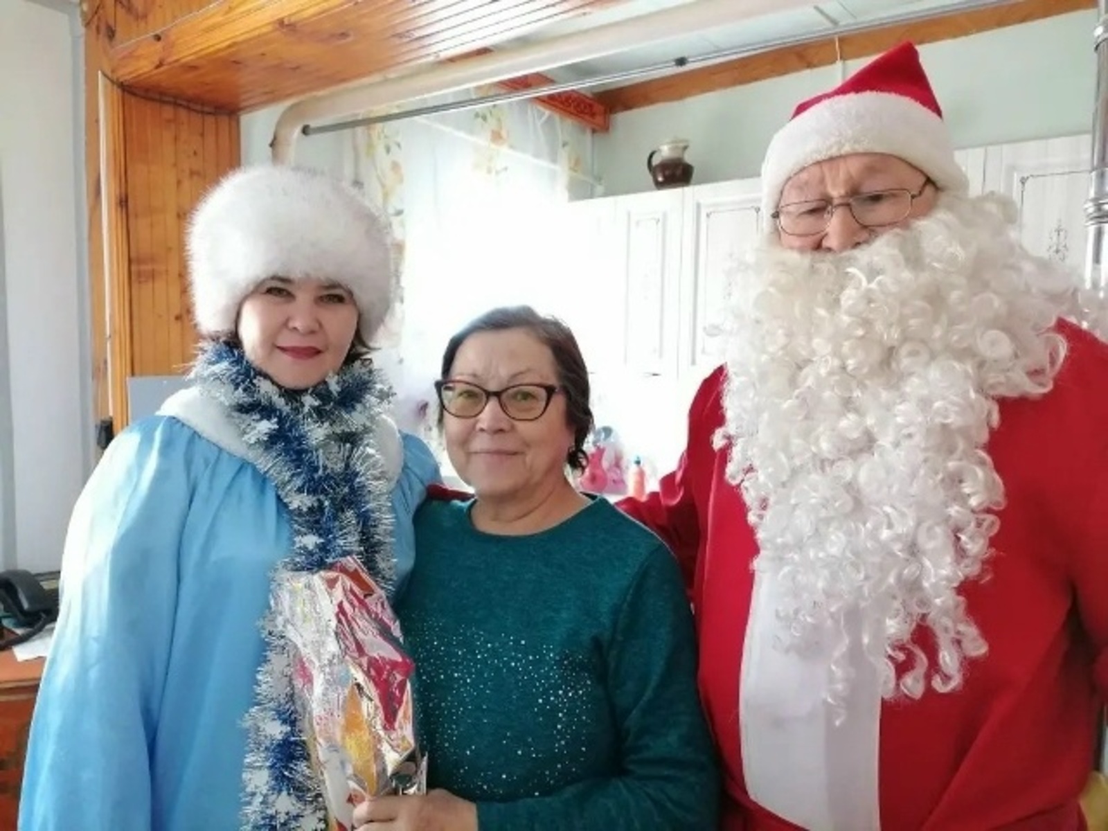 Жители села Микяшево провели акцию «Спецоперация» Деда Мороза»