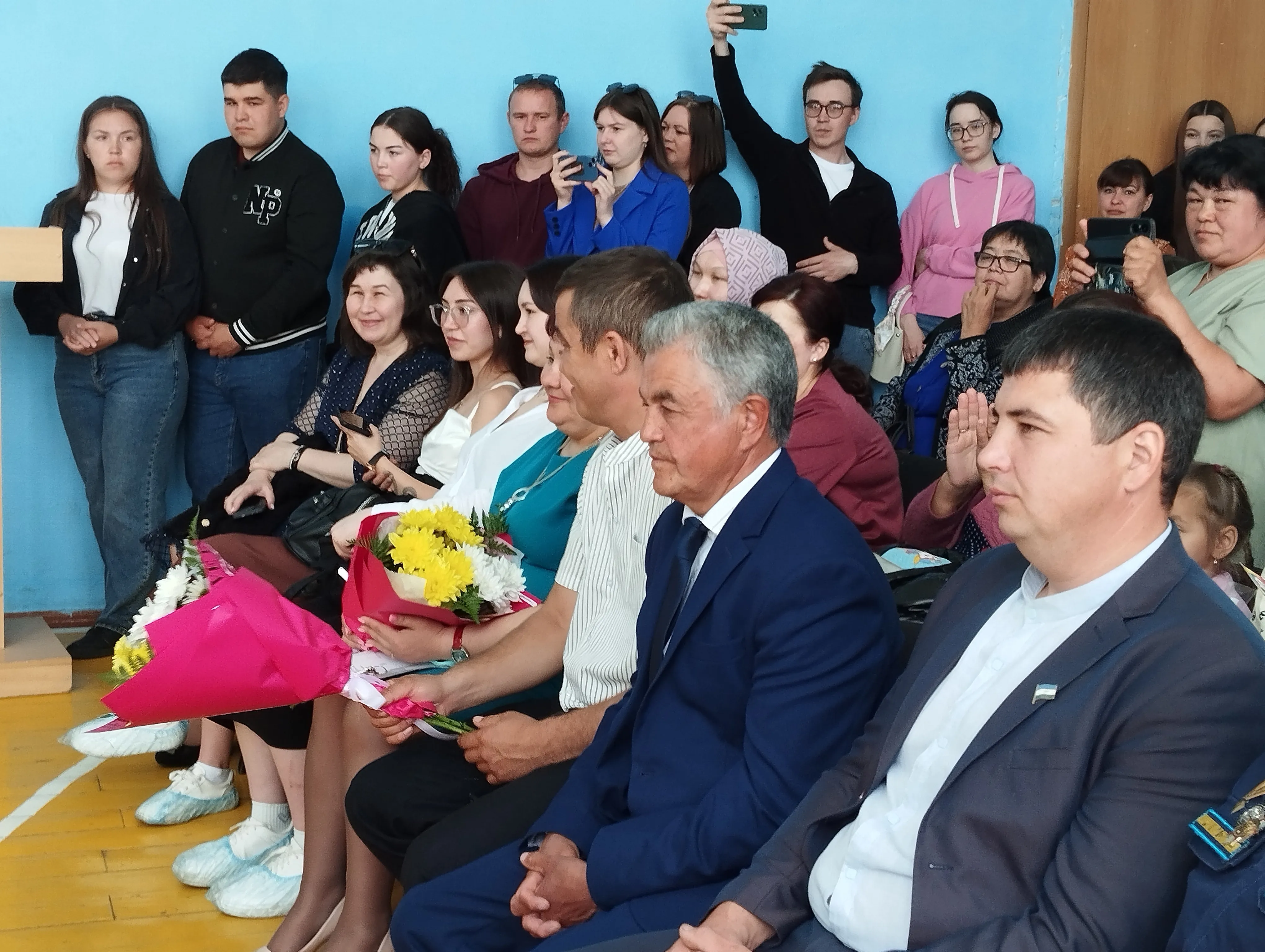 В школах Давлекановского района прошли праздники Последнего звонка