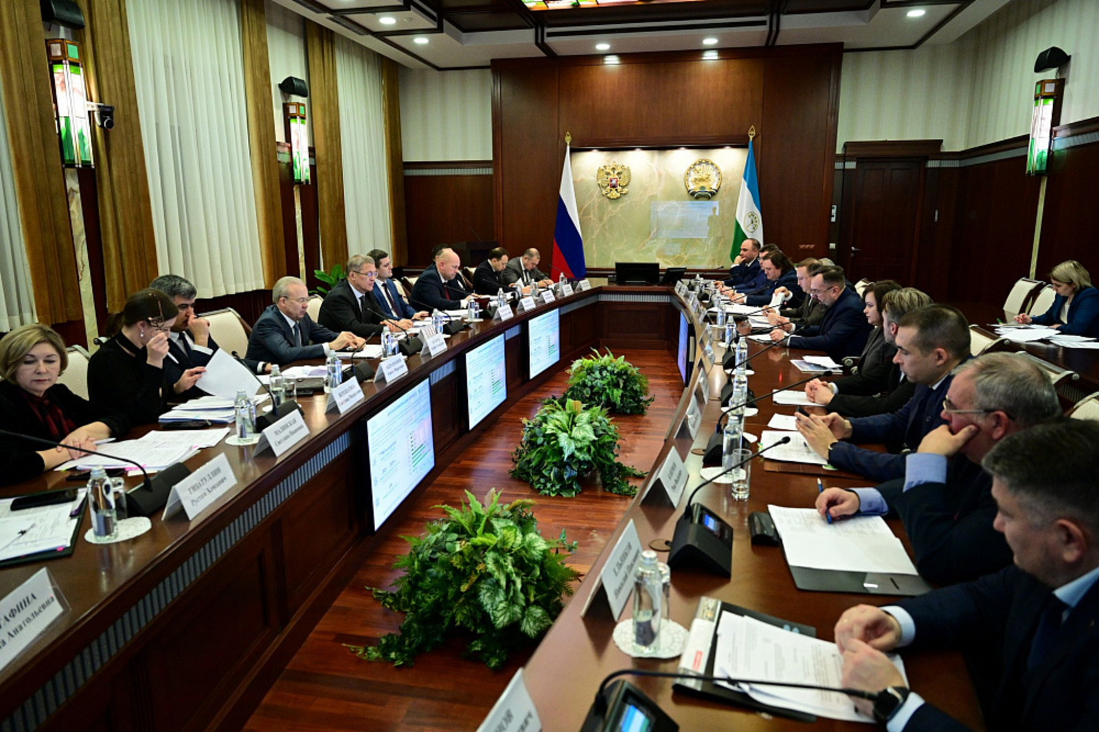 Глава Башкирии провёл заключительное в 2025 году заседание «Инвестчаса»