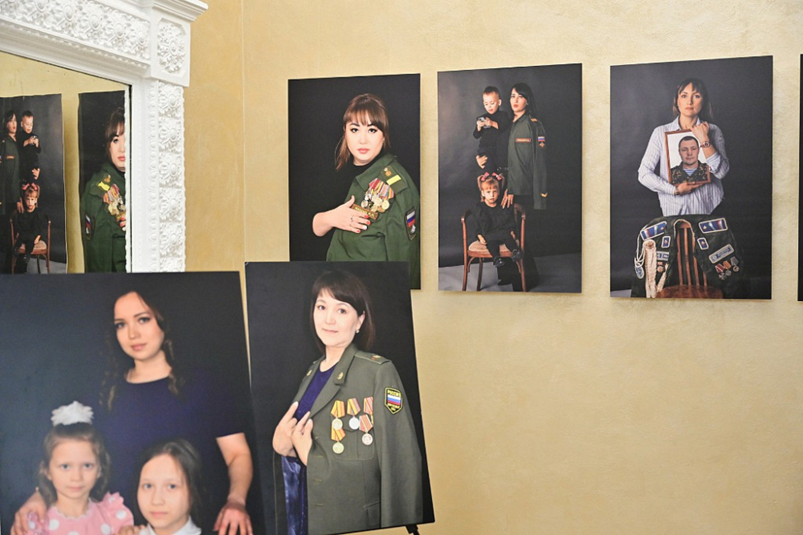 В Башкирии открылась фотовыставка «Жена Героя. Мама Героя»