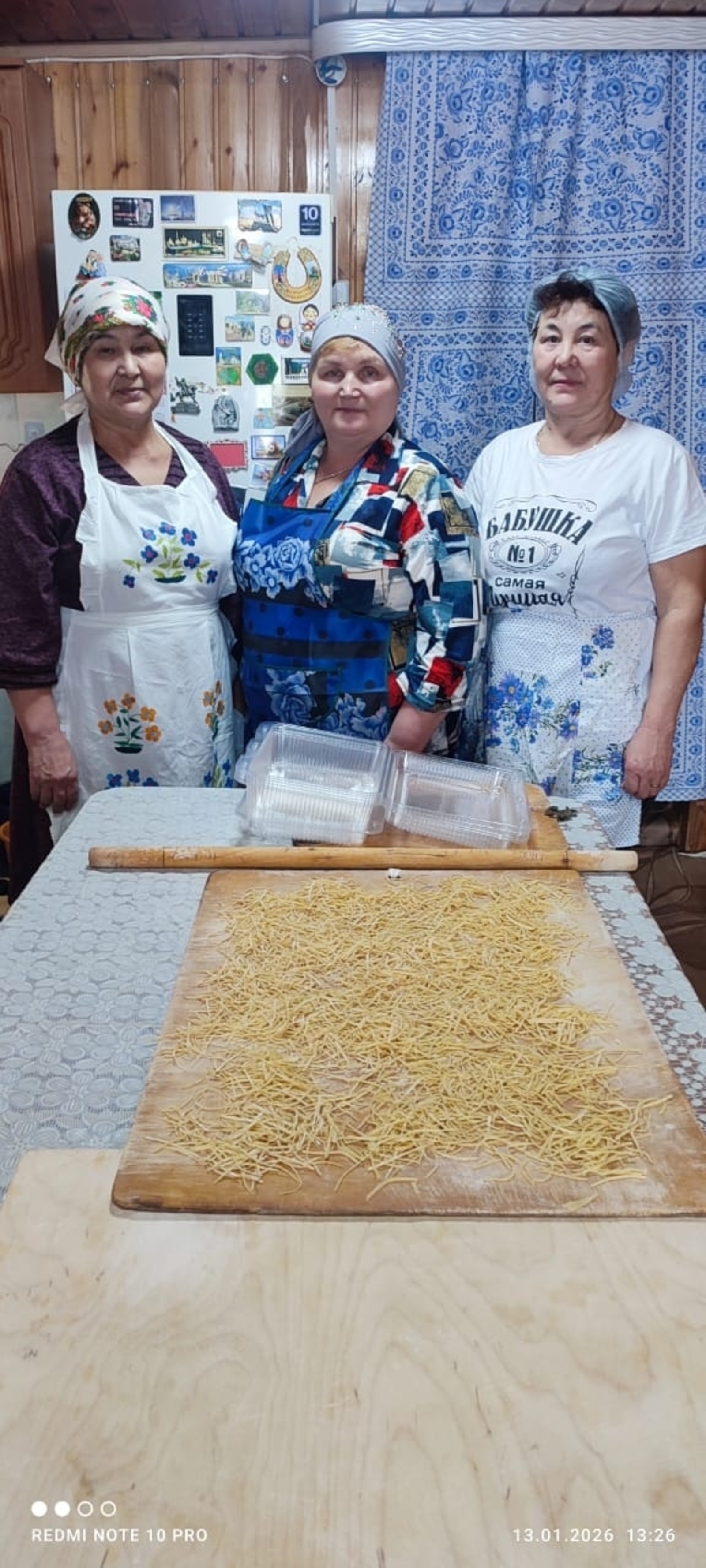 Жительницы Старкурманкеево приготовили лапшу для бойцов