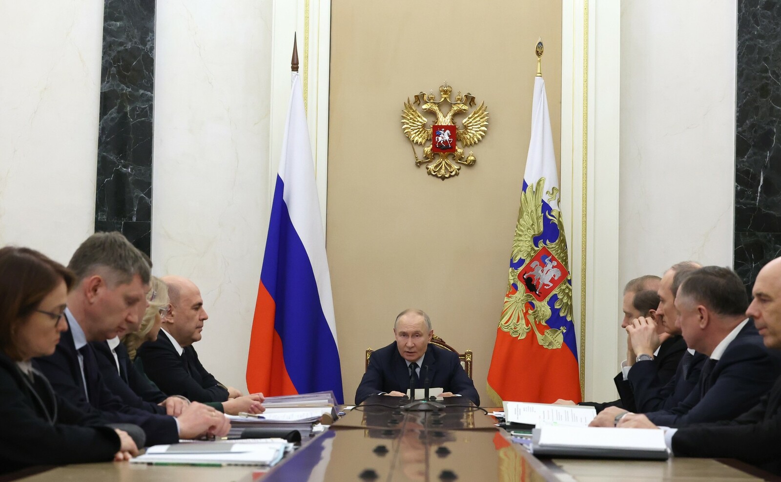 Президент провёл совещание по экономическим вопросам