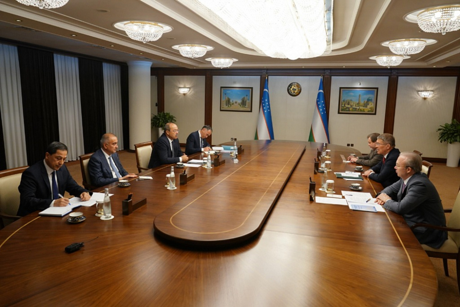 Радий Хабиров встретился с Премьер-министром Узбекистана