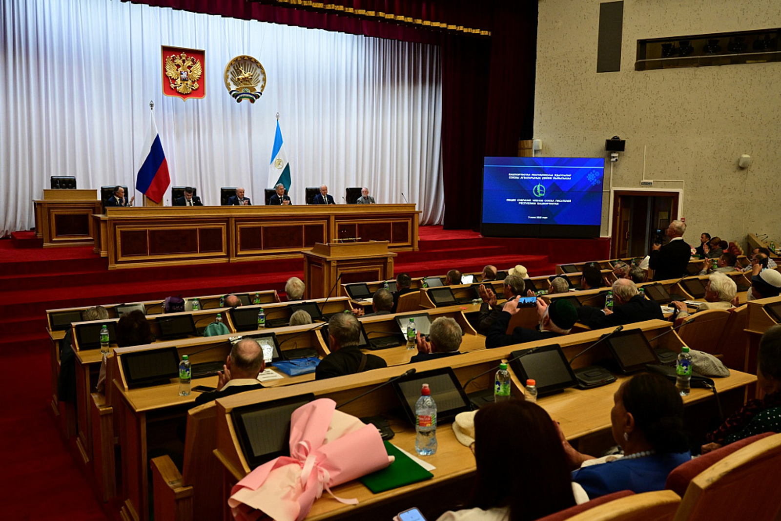 Глава Башкирии выступил на заседании Союза писателей РБ