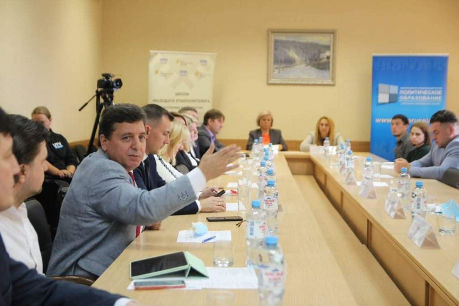 Региональную проблематику в программах политических партий обсудили в Уфе за круглым столом