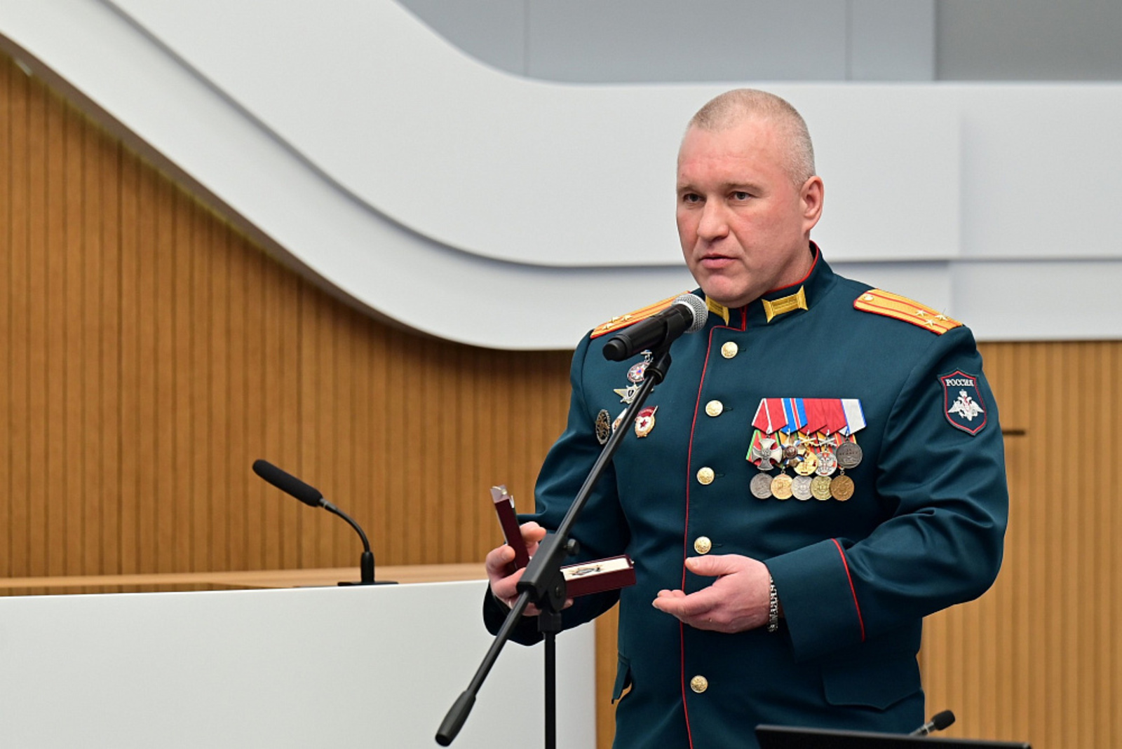 Глава Башкирии вручил орден Шаймуратова участнику СВО