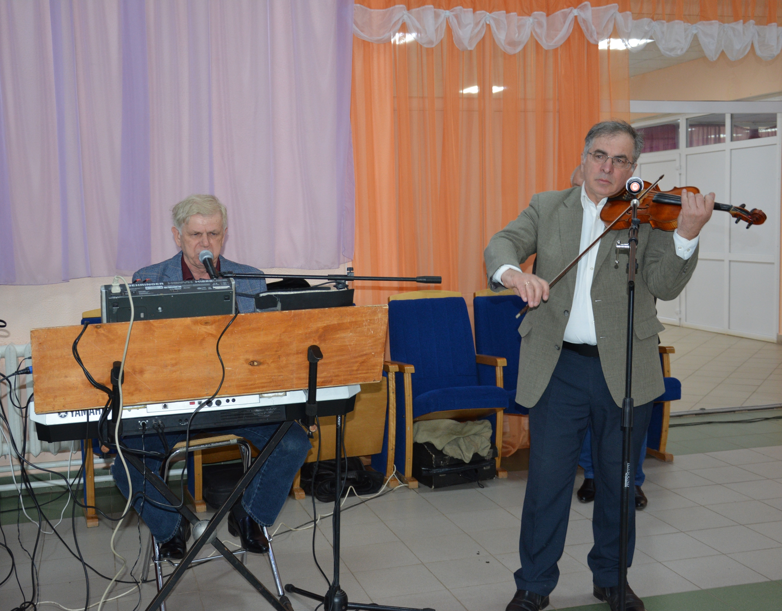 Давлекановский музыкант Роман Рогив рассказывает о скрипке и о ремесле