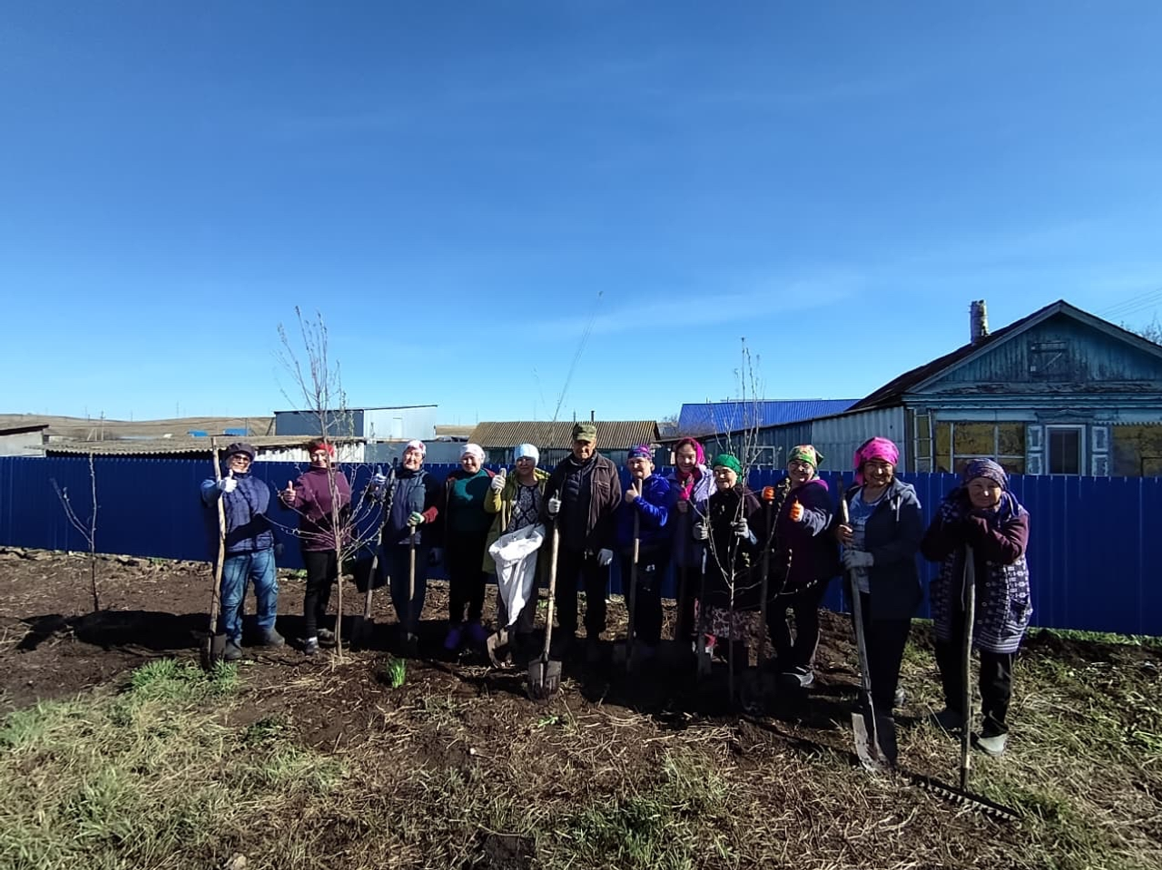 Молодёжь села Старокурманкеево вышла на субботник