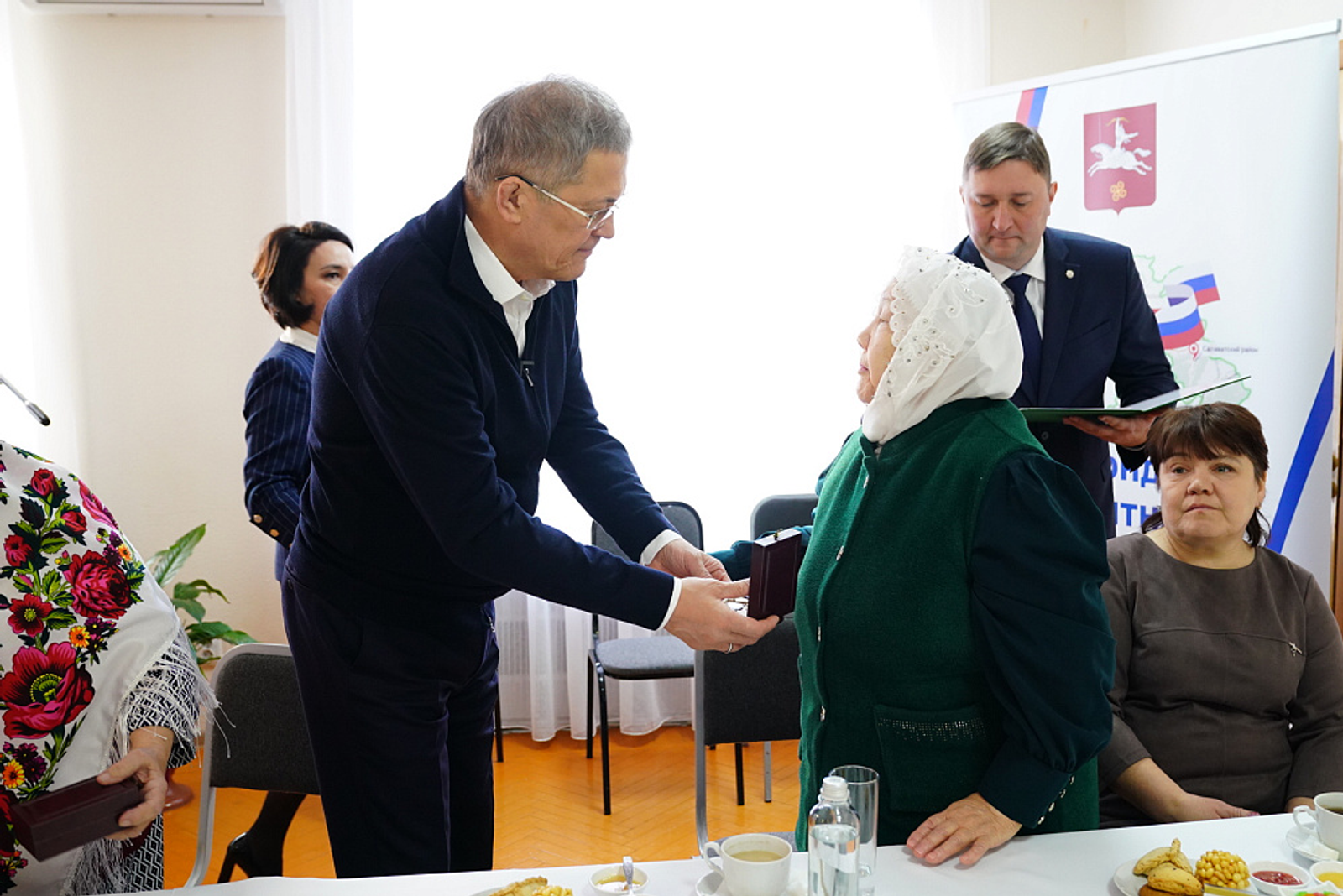 Глава Башкирии встретился с семьями погибших участников СВО в Салаватском районе