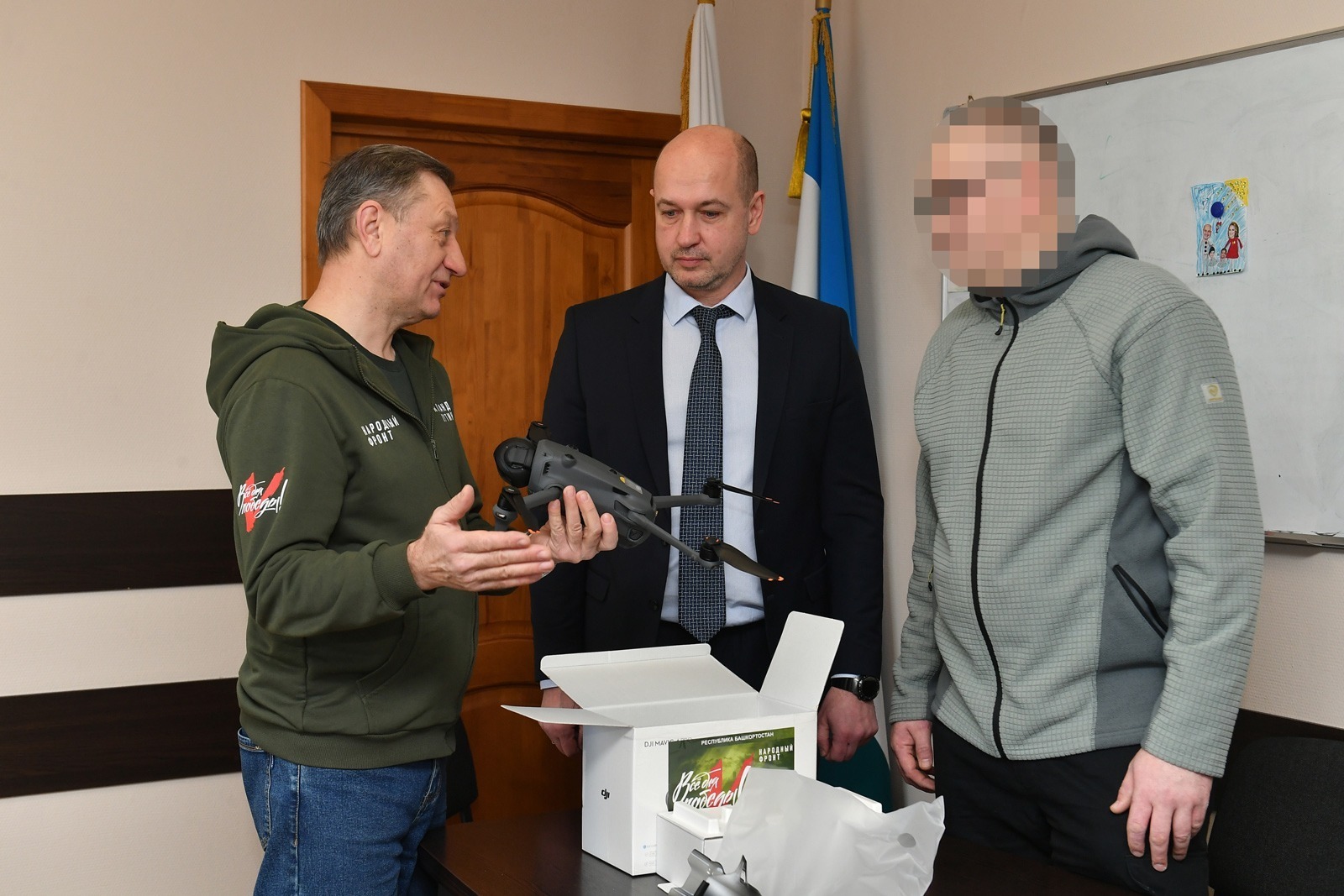 Максим Ульчев передал квадрокоптер и тепловизор коллеге и участнику СВО