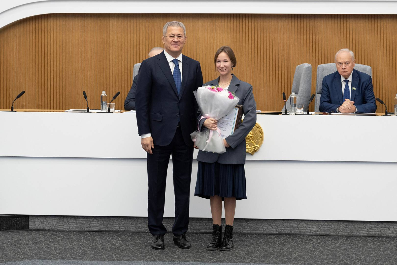 Глава Башкирии наградил победительницу Международной олимпиады Софию Салангину