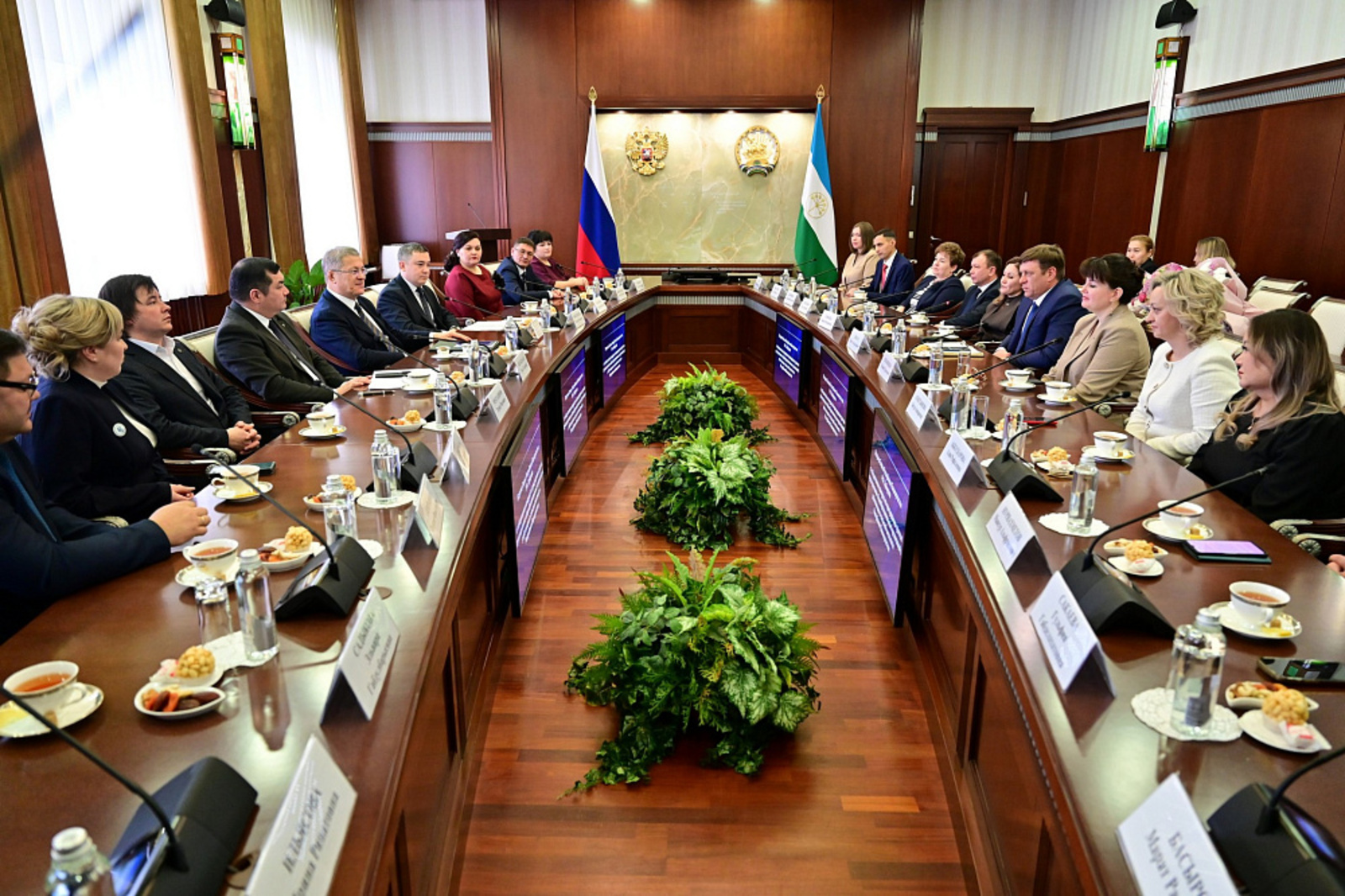 Глава Башкирии встретился с молодыми директорами сельских школ