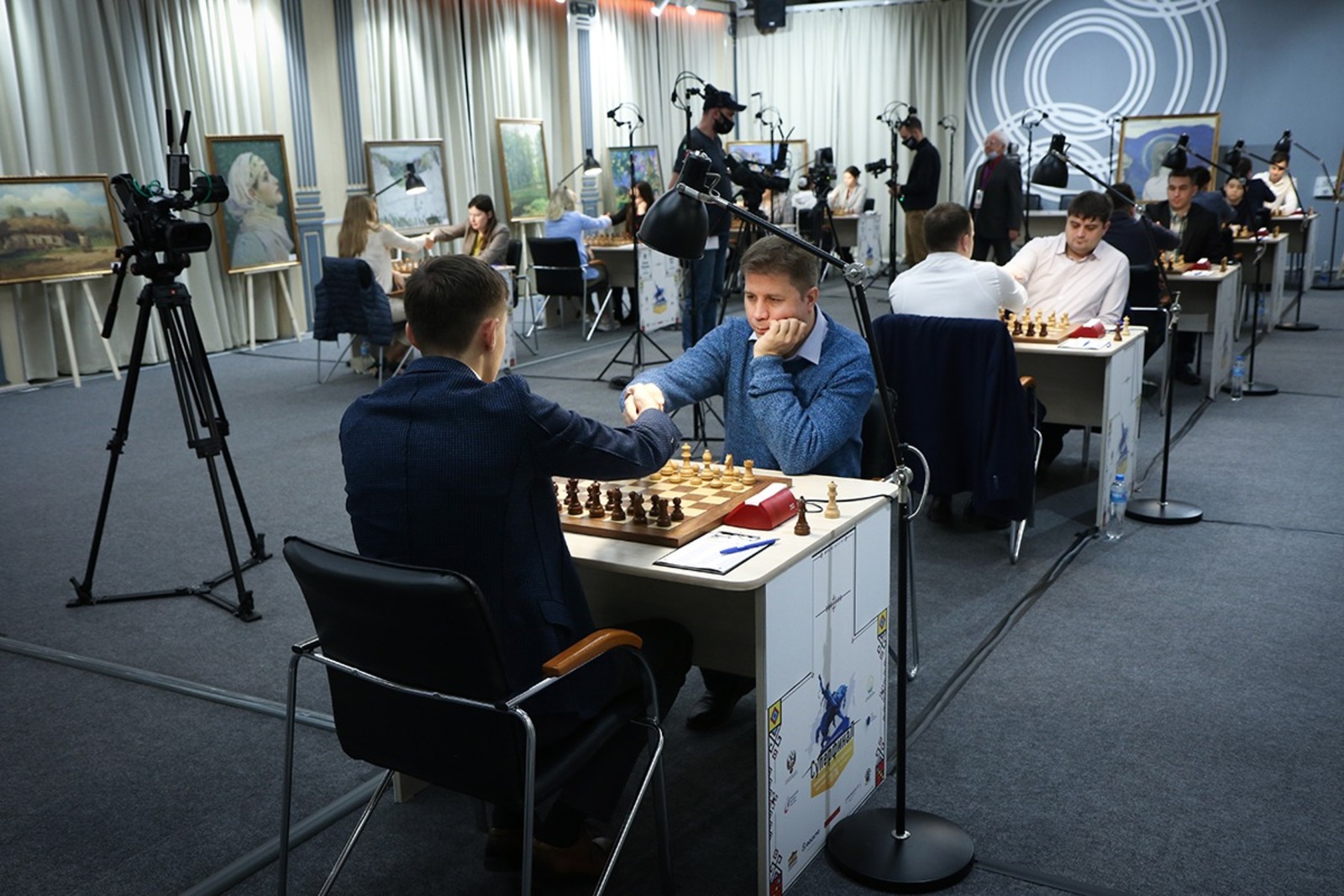 17 октября в Уфе был сыгран восьмой тур Суперфиналов чемпионатов России среди мужчин и женщин.