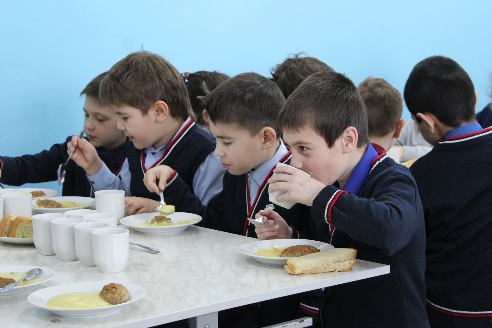 В Башкирии жалоб на школьное питание стало меньше