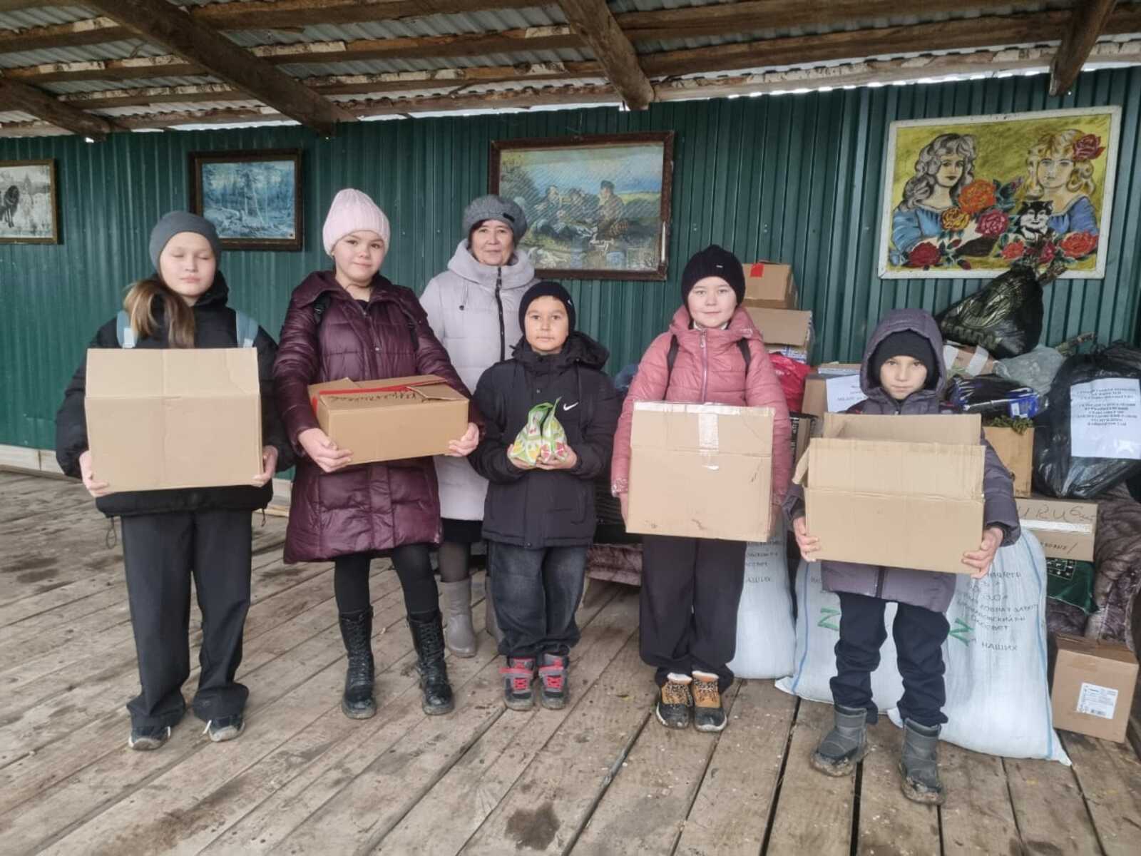 Школьники села Курятмасово участвовали в сборе гуманитарной помощи