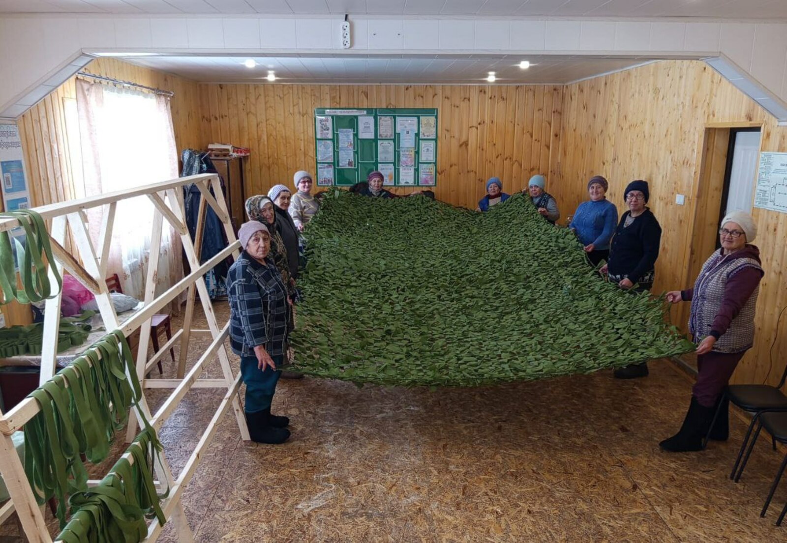 В селе Камчалытамак Давлекановского района плетут маскировочные сети