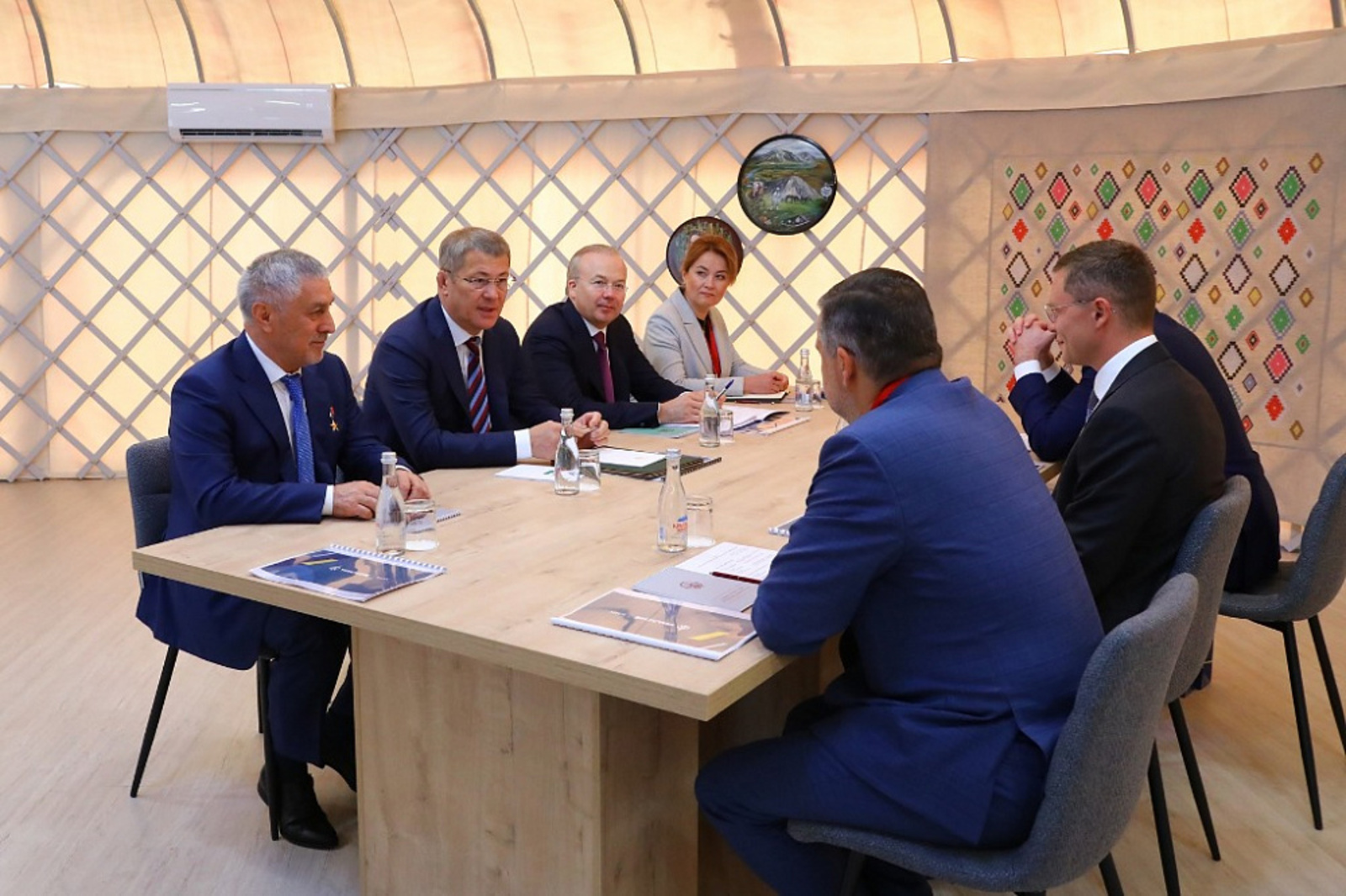 Радий Хабиров встретился с президентом банка «Уралсиб» Евгением Коганом
