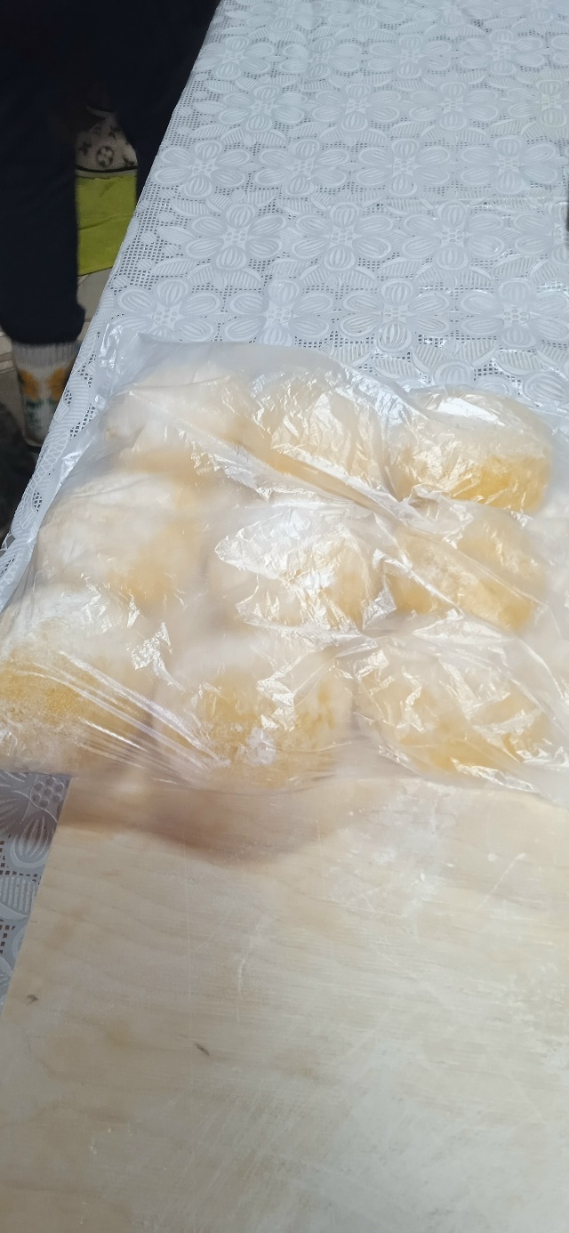 Жительницы Старкурманкеево приготовили лапшу для бойцов