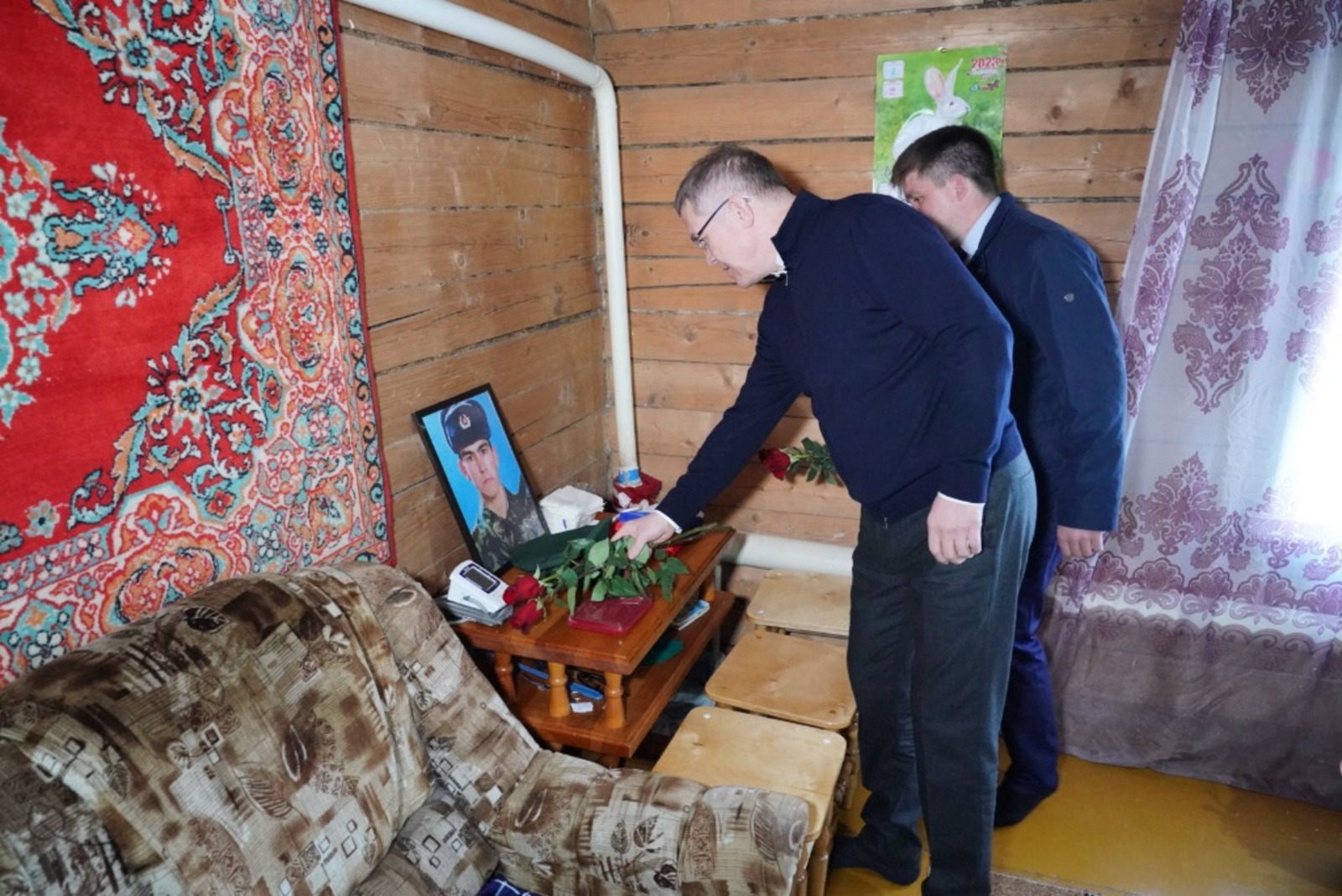 Радий Хабиров передал семьям погибших участников СВО из Аскинского района ордена генерала Шаймуратова