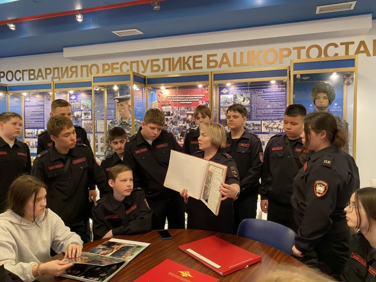 Ученикам класса МВД в Давлеканово рассказали об истории службы