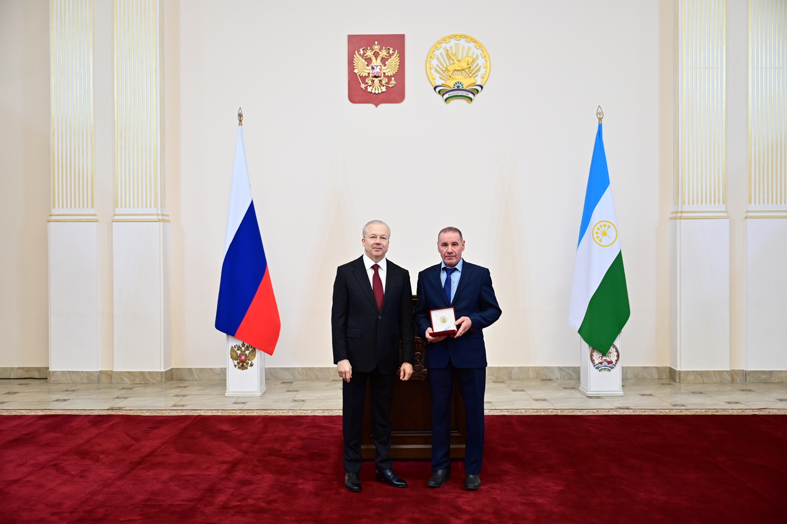 Премьер-министр Башкирии вручил награды труженикам села