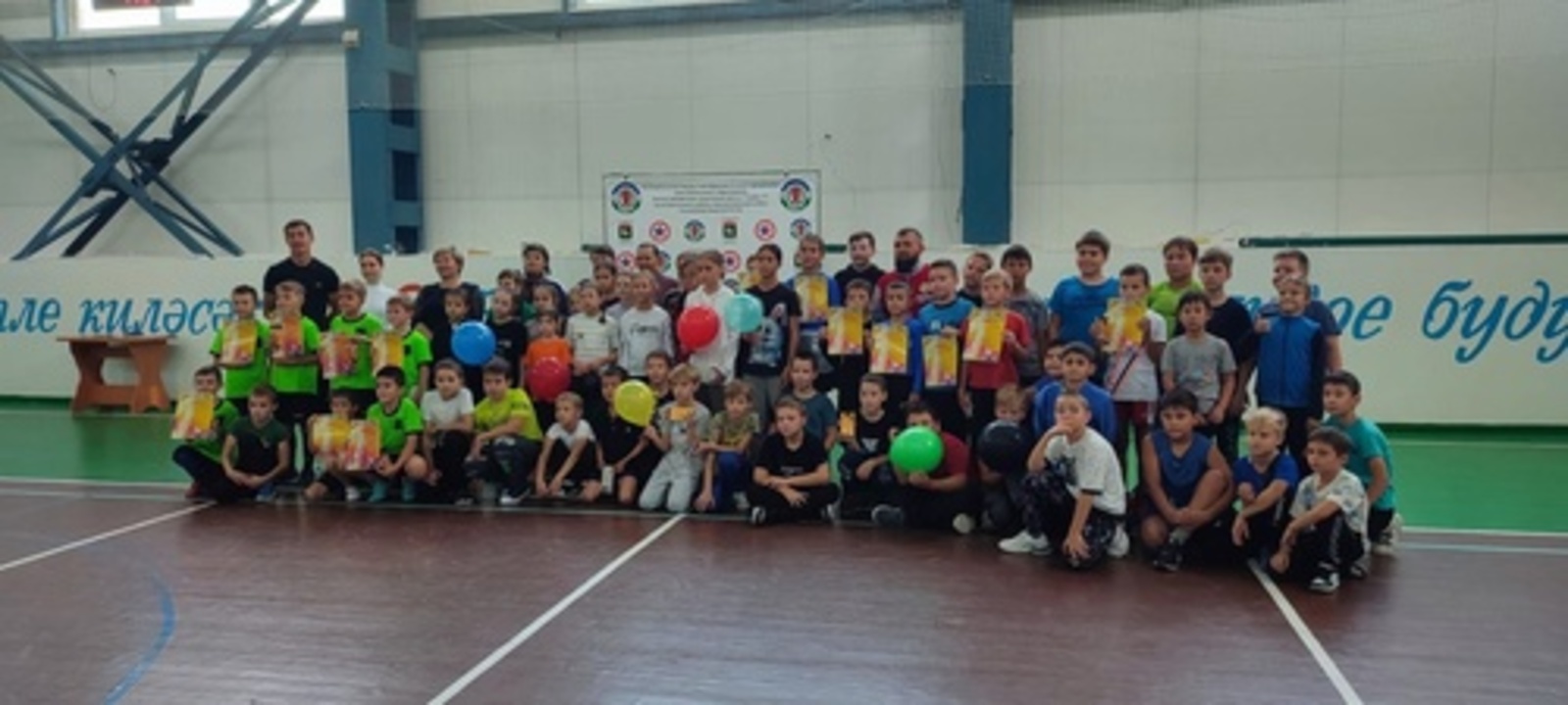 В Давлекановской детско-юношеской спортивной школе «Самбо-75» наградили лучшую десятку воспитанников