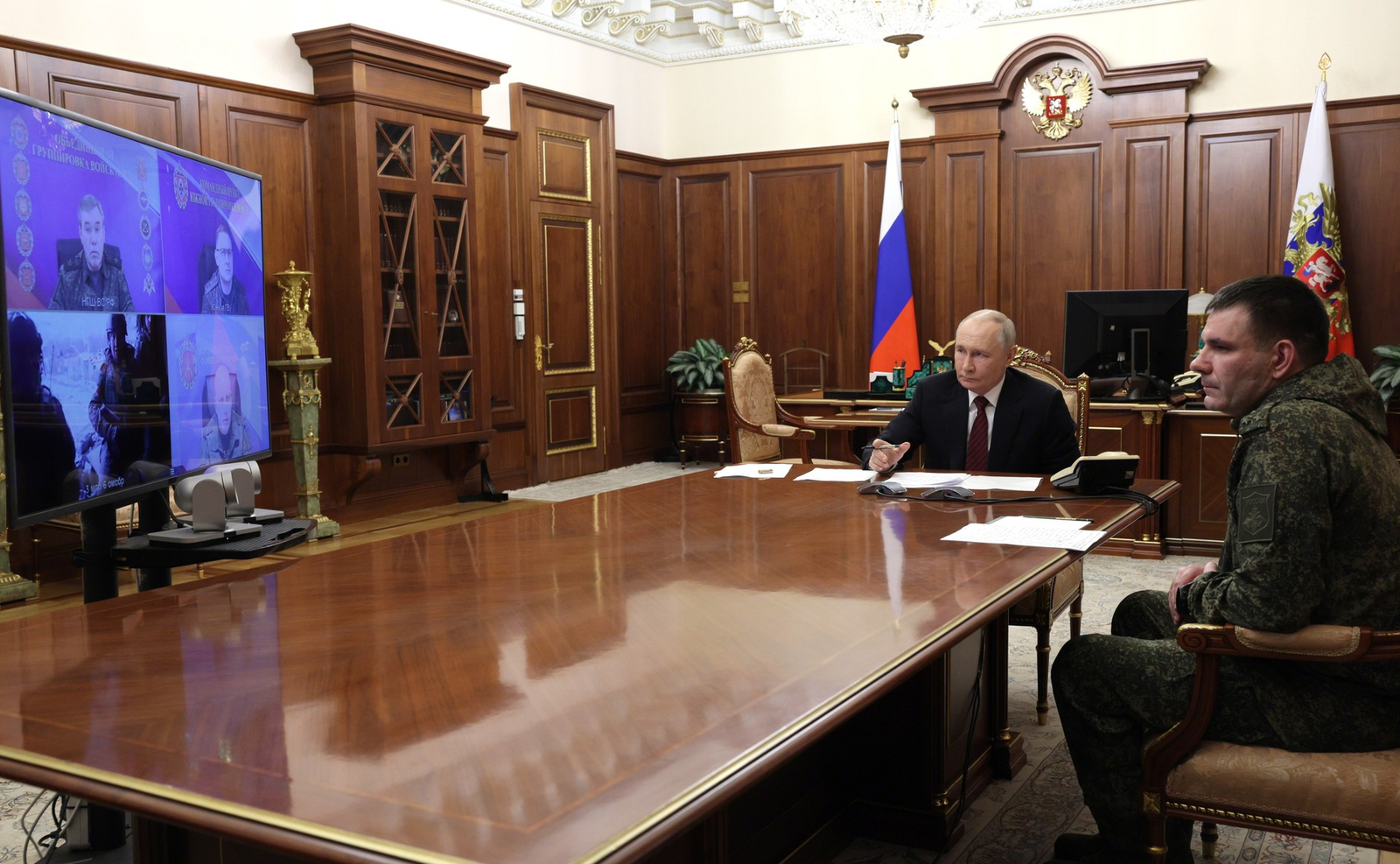 Путин провел совещание о ситуации в зоне СВО