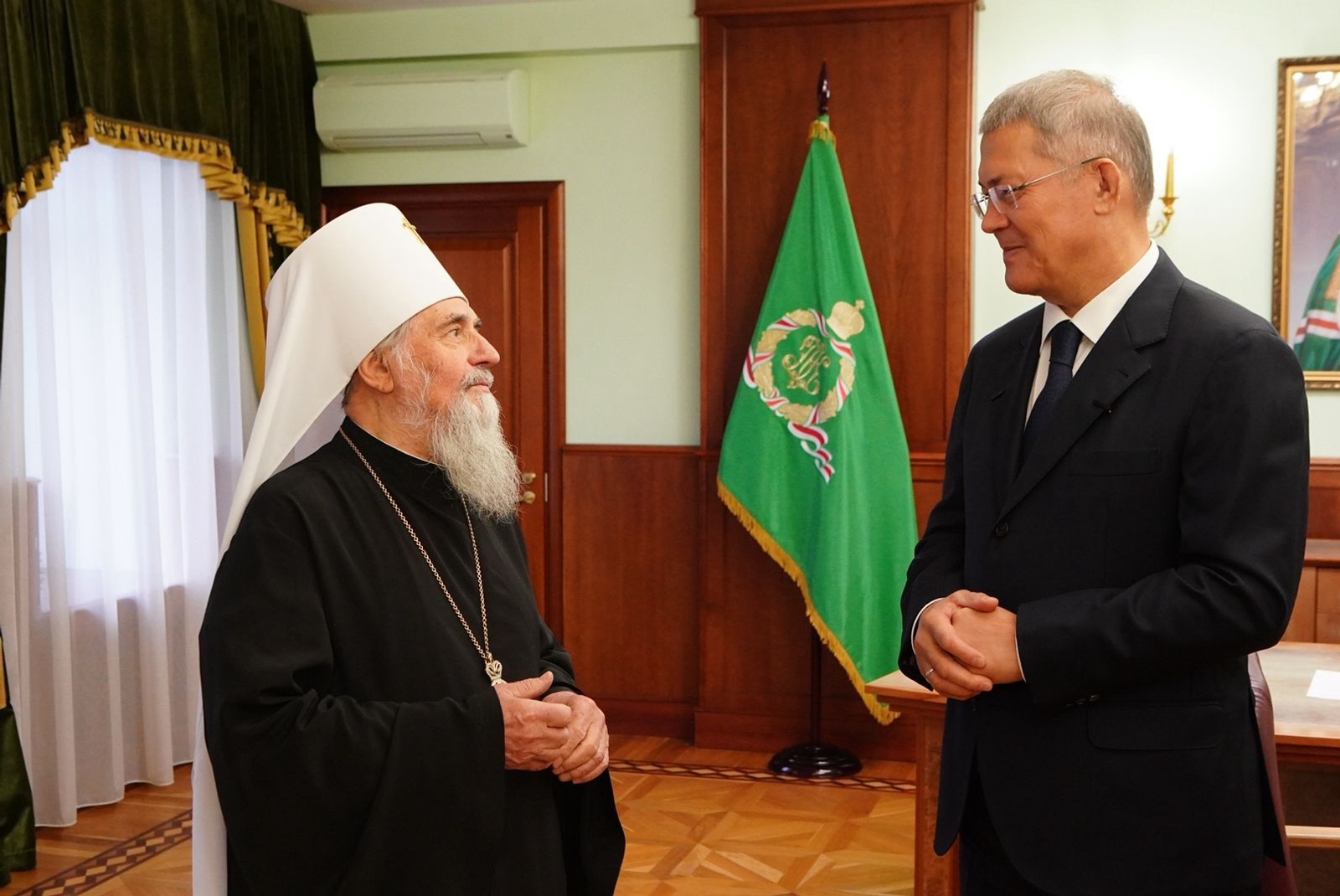 Радий Хабиров поздравил Митрополита Уфимского и Башкортостанского Никона