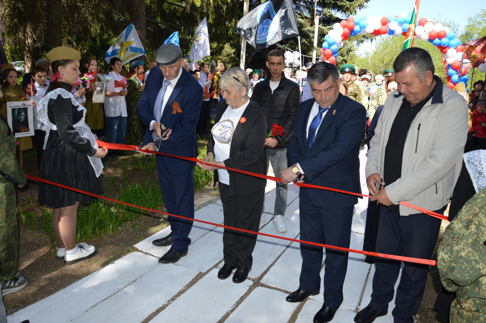 В селе Рассвет открыли обелиск, посвященный участникам СВО