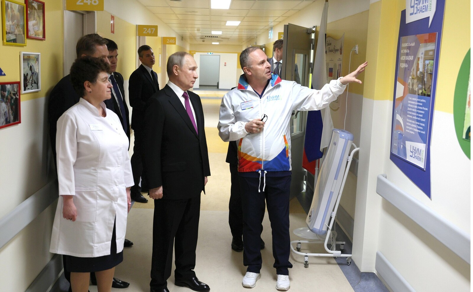 Путин посетил Федеральный детский реабилитационный центр