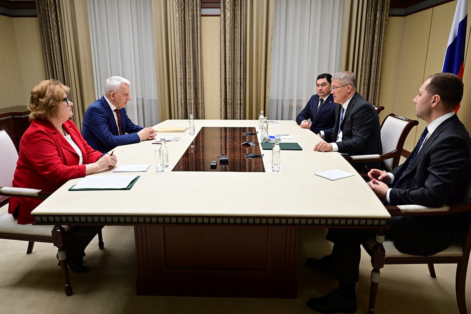 Радий Хабиров встретился с гендиректором Национального медицинского центра