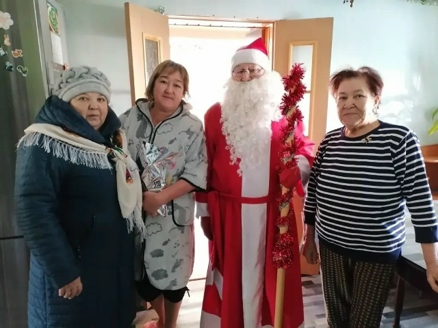 Жители села Микяшево провели акцию «Спецоперация» Деда Мороза»