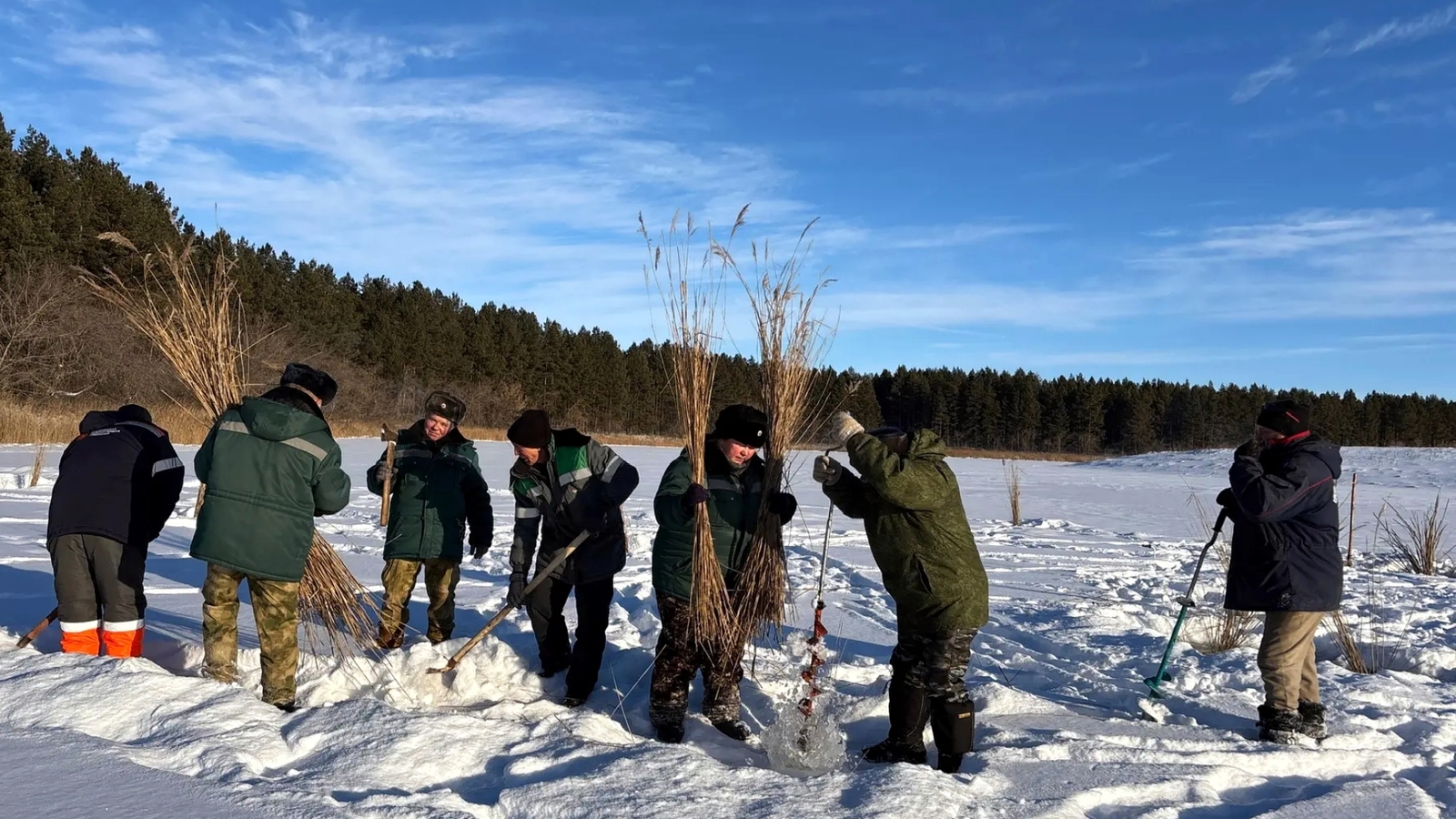 На Аслыкуле спасают рыбу