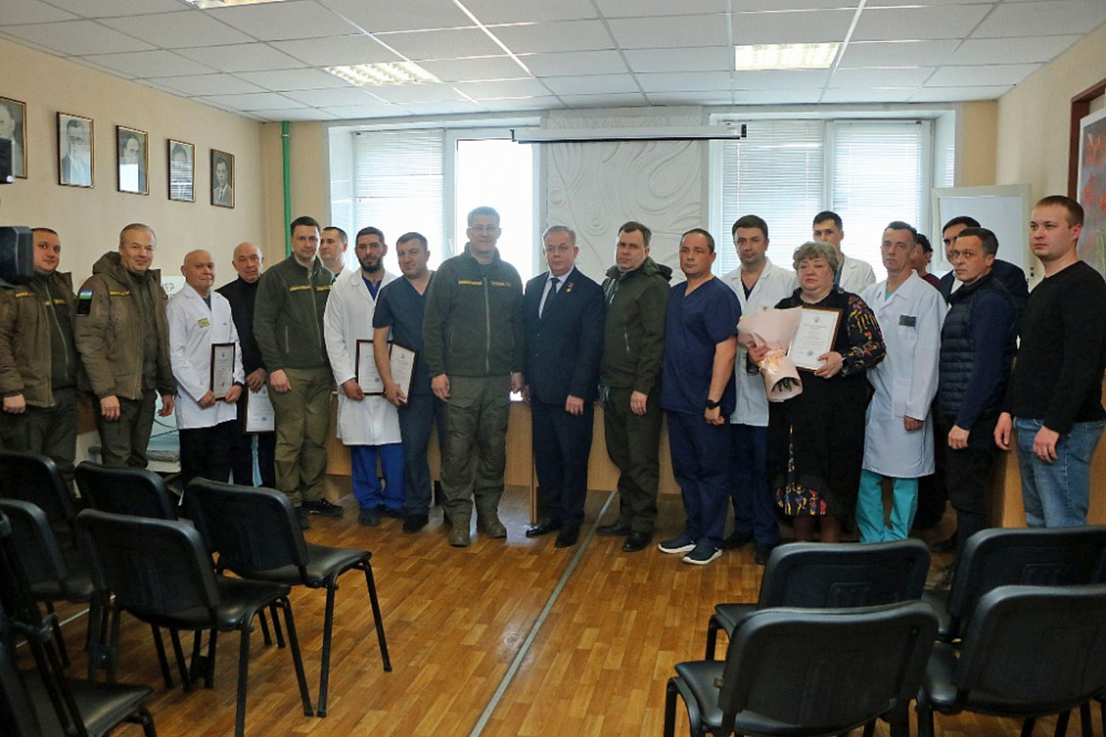 Хабиров встретился в Донецке с врачами из Башкирии