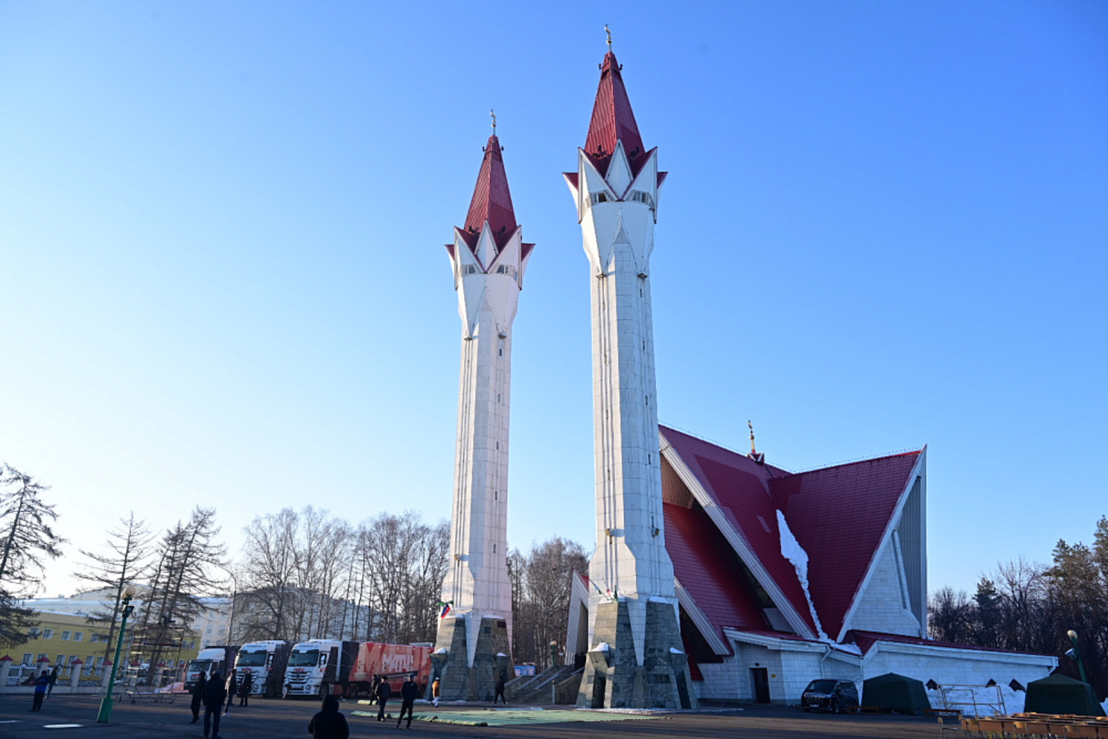 Радий Хабиров принял участие в намазе в честь праздника Ураза-байрам