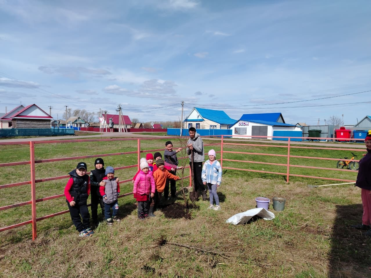 Молодёжь села Старокурманкеево вышла на субботник